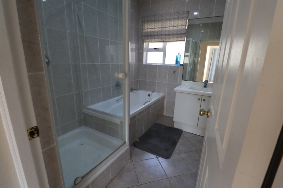 4 Bedroom Property for Sale in Summerstrand Eastern Cape